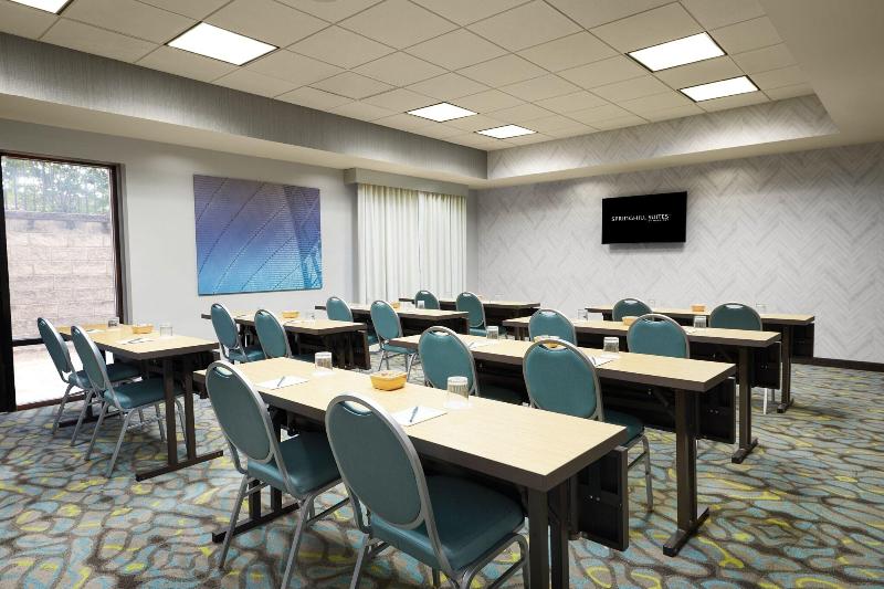 Springhill Suites St. Louis Brentwood image