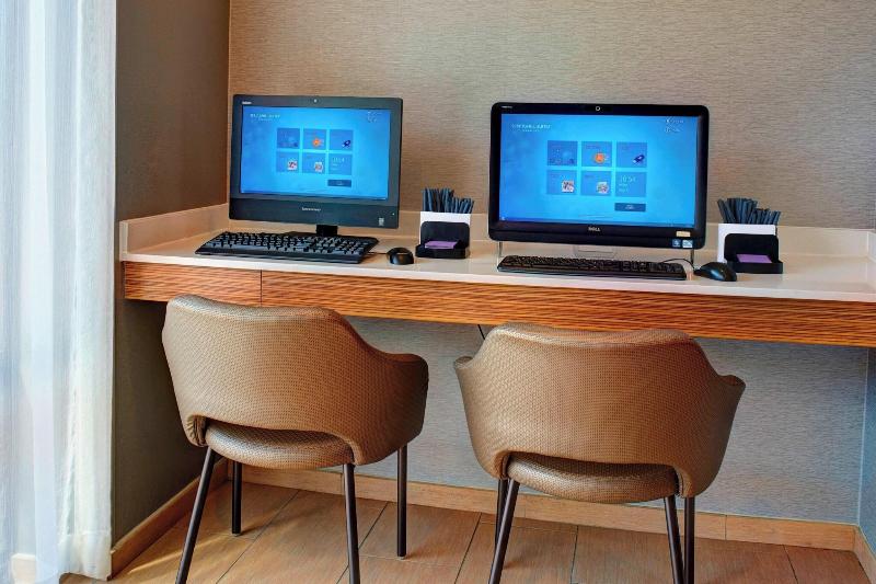 Springhill Suites St. Louis Brentwood image