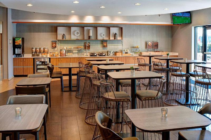 Springhill Suites St. Louis Brentwood image