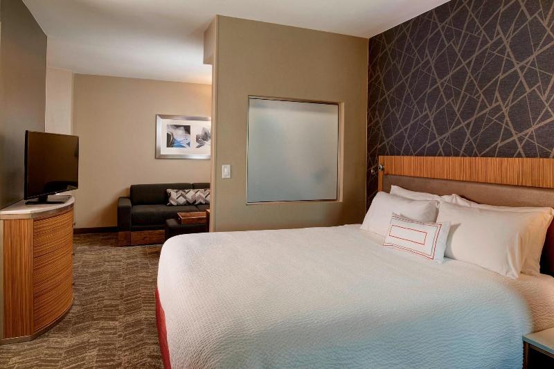 Springhill Suites St. Louis Brentwood image