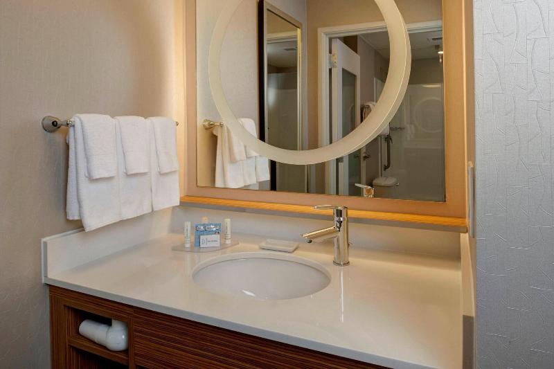 Springhill Suites St. Louis Brentwood image