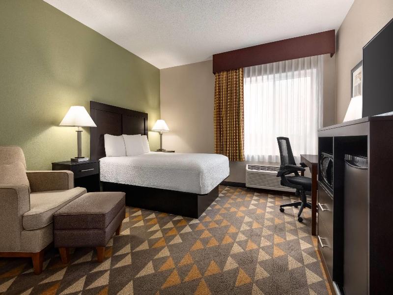 Baymont by Wyndham Rockford image