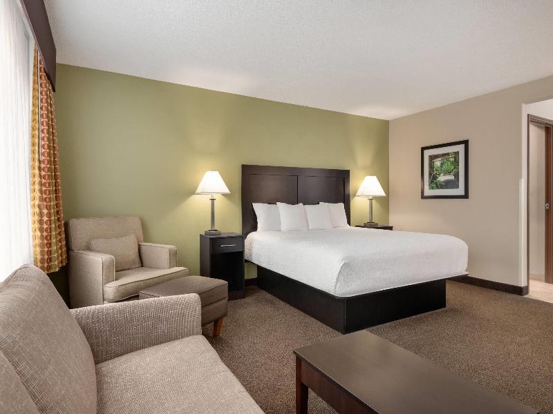 Baymont by Wyndham Rockford image