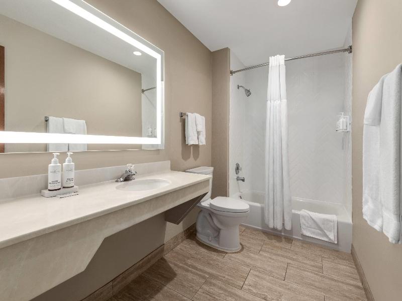 Baymont by Wyndham Rockford image