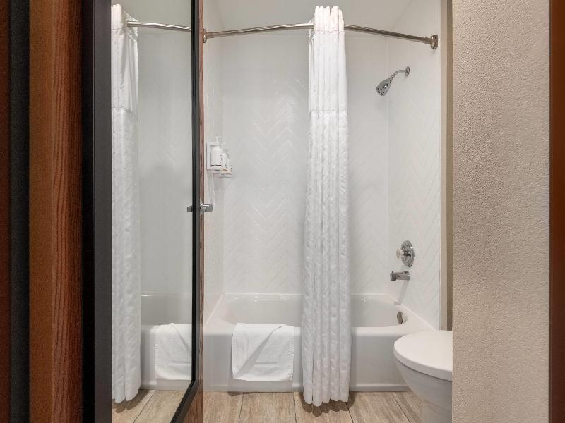Baymont by Wyndham Rockford image