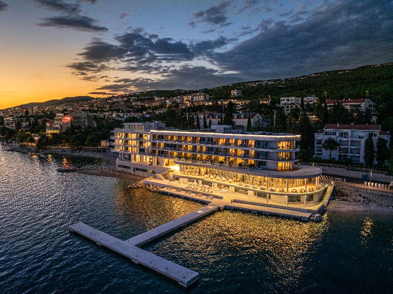 Luxury Hotel Amabilis image