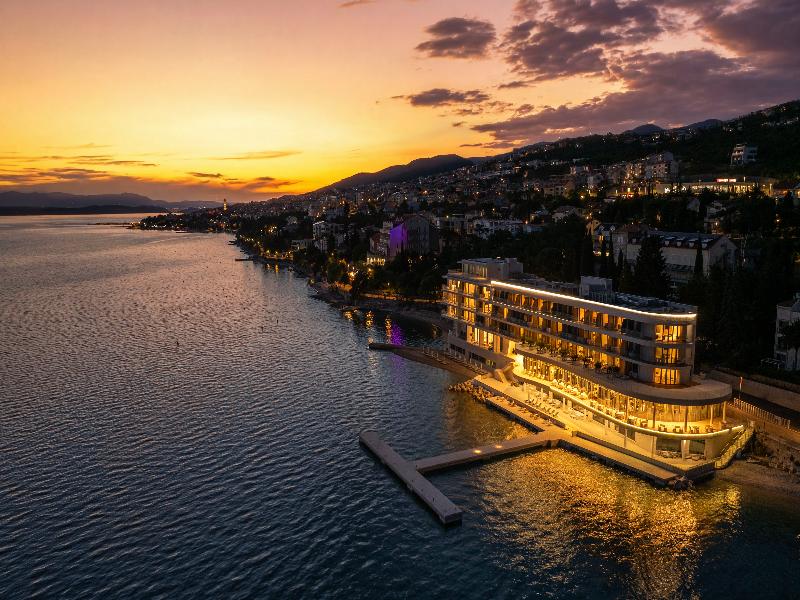Luxury Hotel Amabilis image