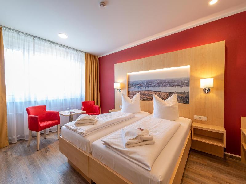 Hotel an der Stadthalle Rostock image