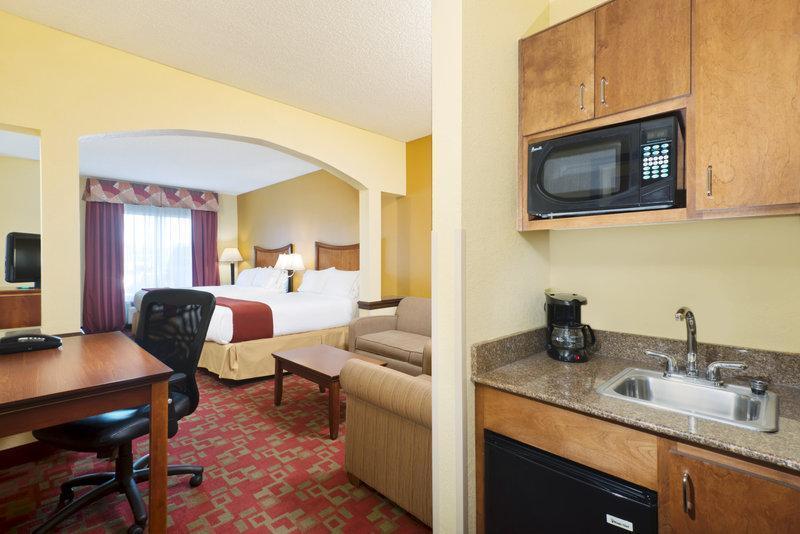 Holiday Inn Express & Suites Little Rock-West