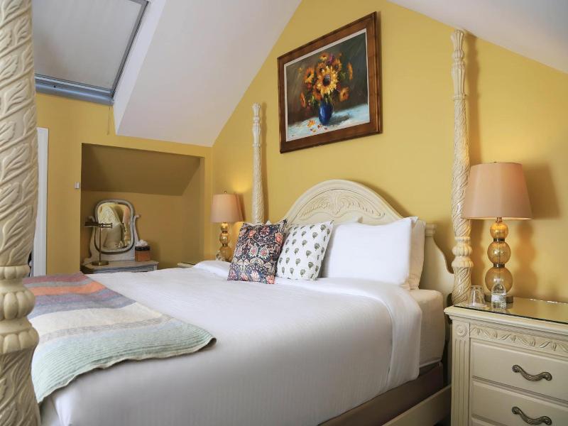 Hartstone Inn