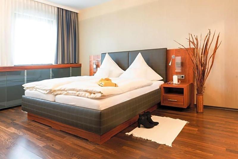 City Hotel Roding image