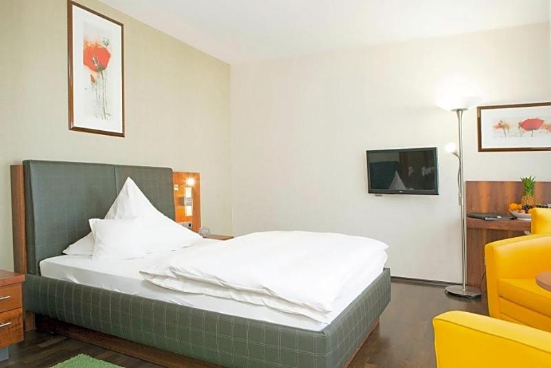City Hotel Roding image