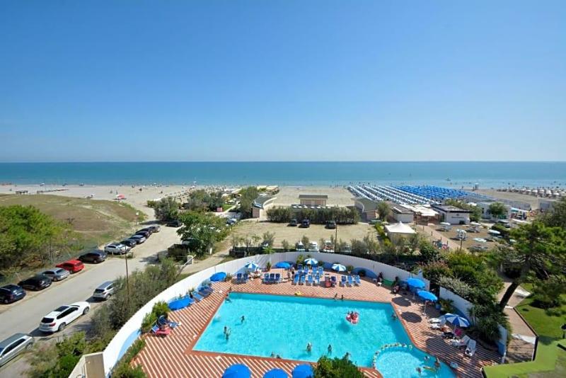 Bellevue Beach — main photo