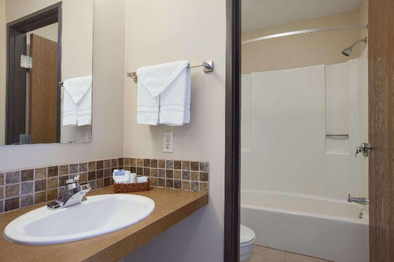 Travelodge By Wyndham Motel Of St Cloud image