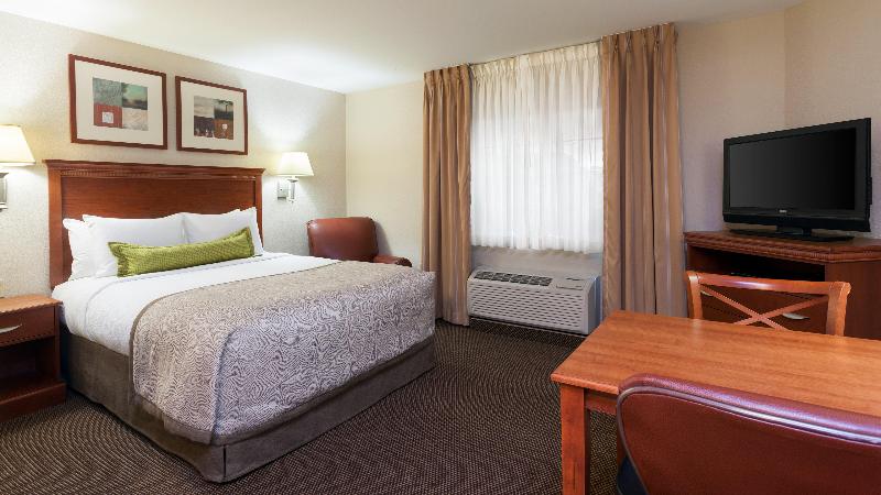 Candlewood Suites Reading image