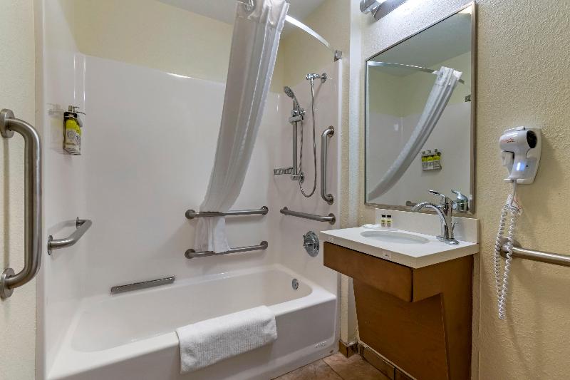 Candlewood Suites Reading image