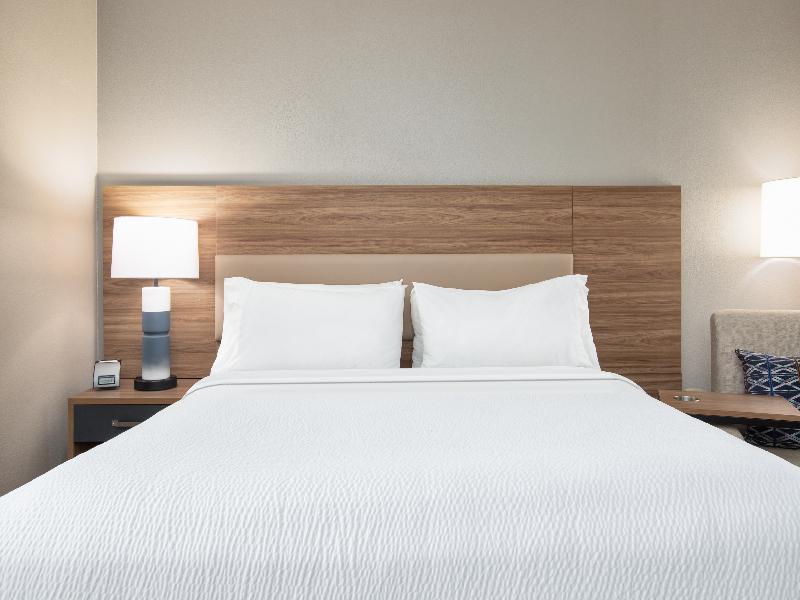 Candlewood Suites Conway image