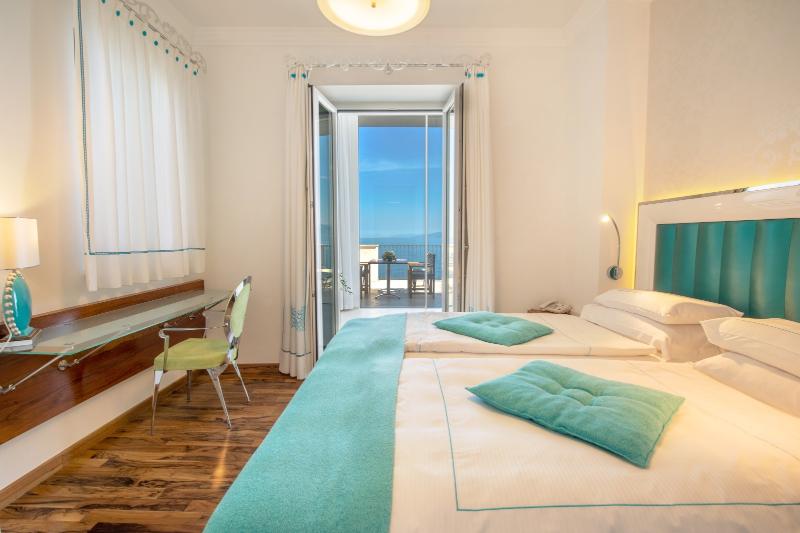 Piccolo Grand Hotel image