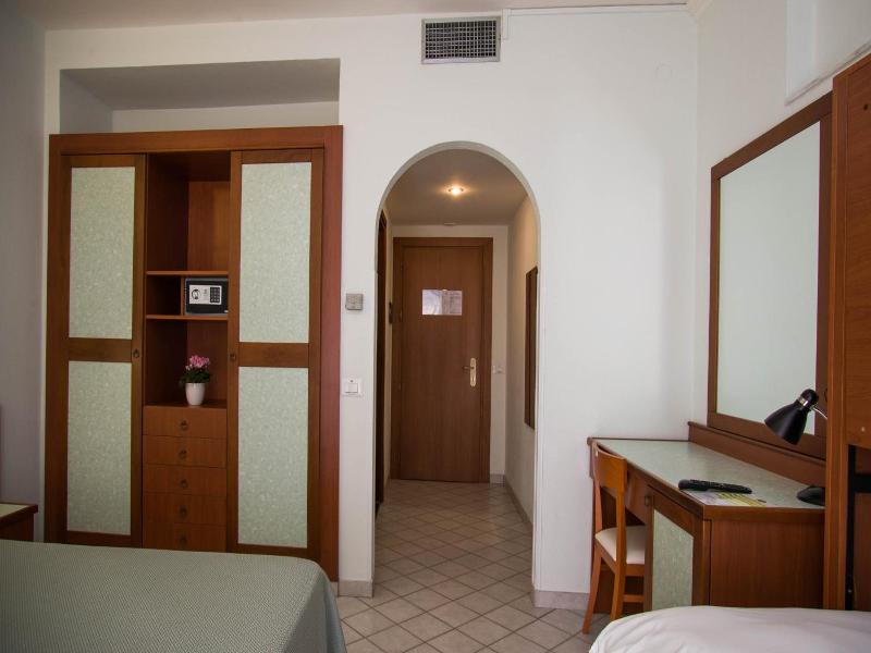 Degli Ulivi image
