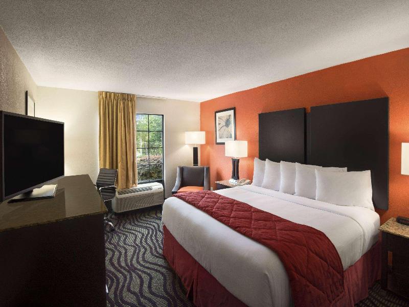 Days Inn By Wyndham Rome Downtown image