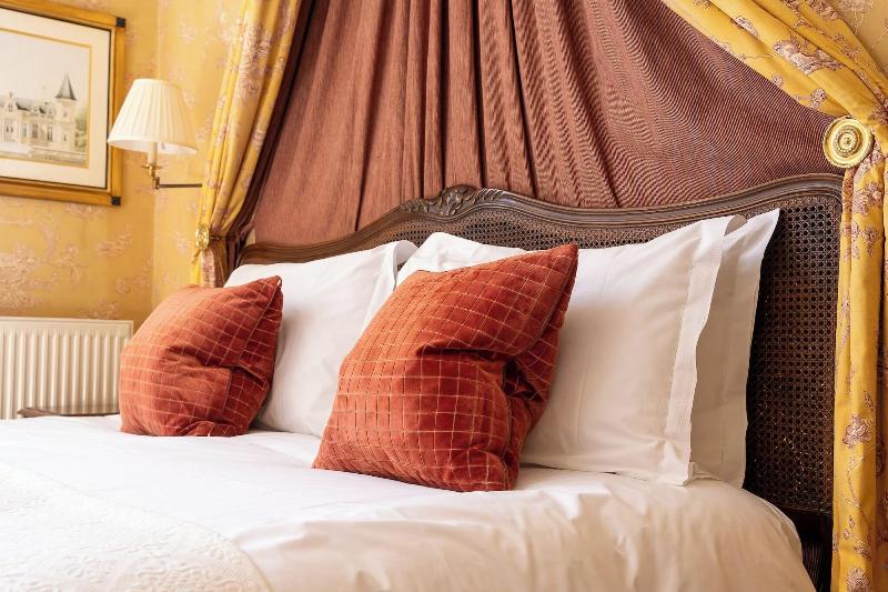 Dukes Hotel image