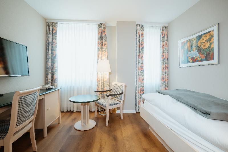 Parkhotel Schwert image
