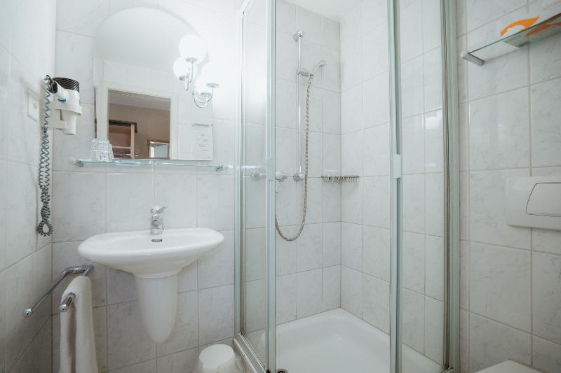 Parkhotel Schwert image
