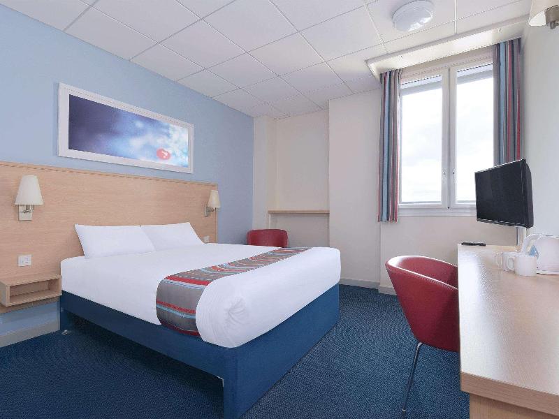 Travelodge Reading Whitley image