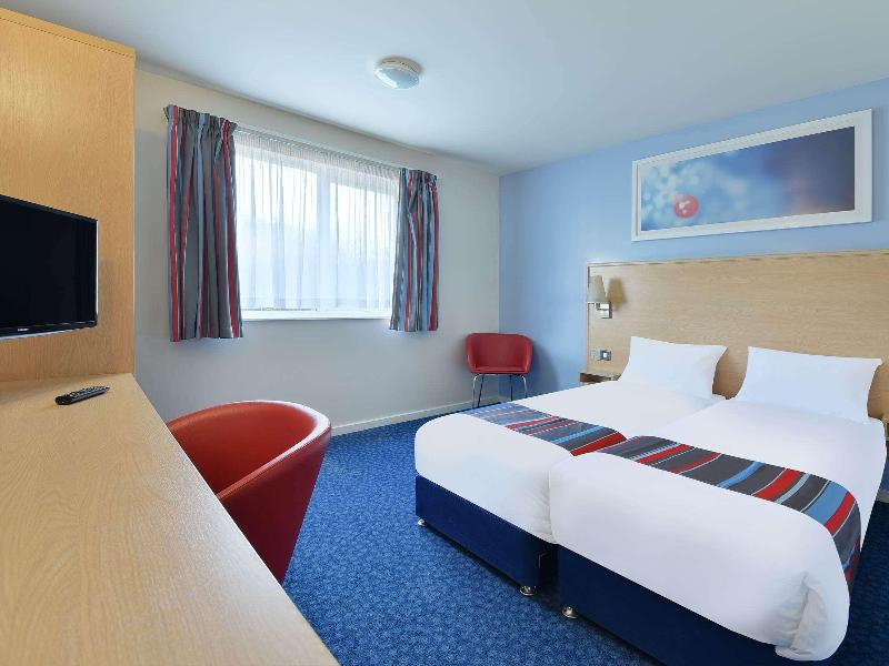 Travelodge Reading Whitley image