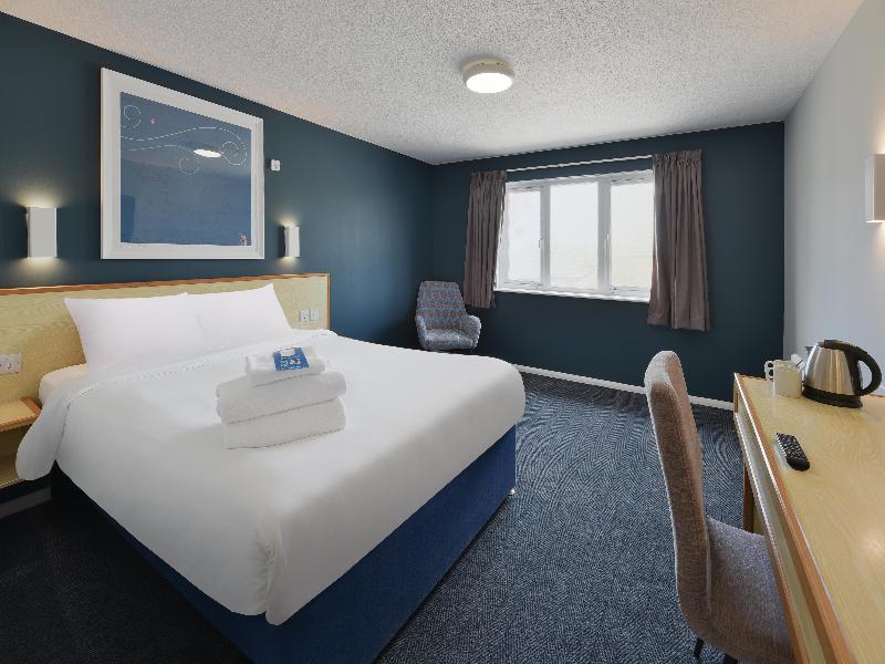 Travelodge Reading Whitley image