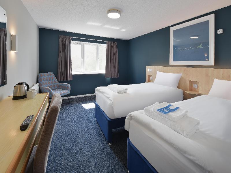 Travelodge Reading Whitley image