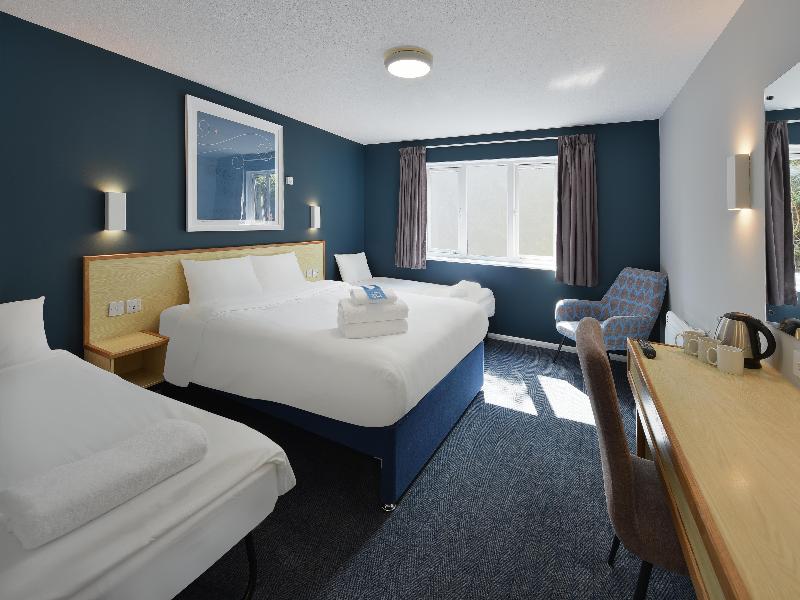 Travelodge Reading Whitley image
