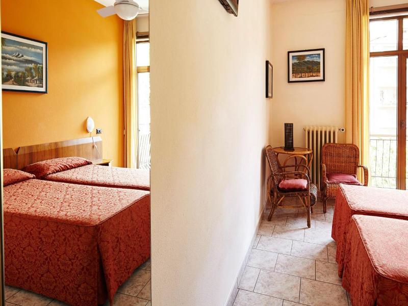 Hotel 2000 image