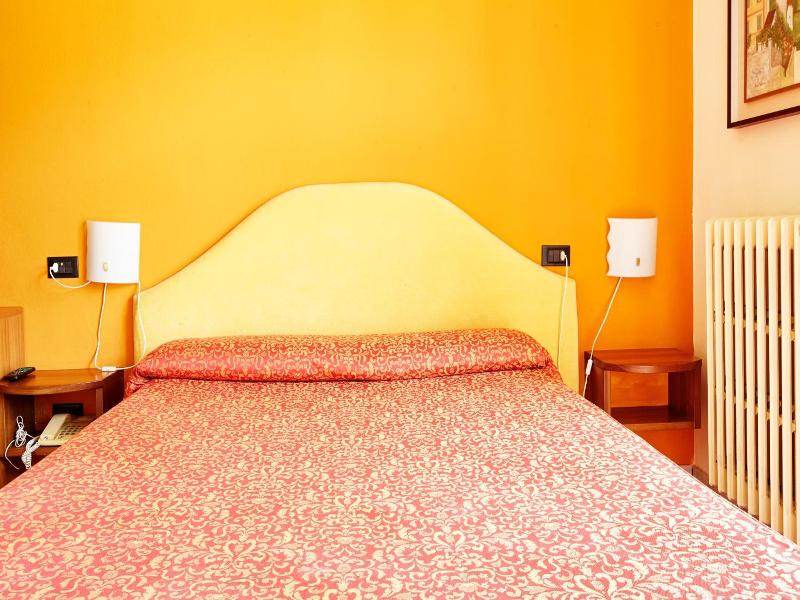 Hotel 2000 image