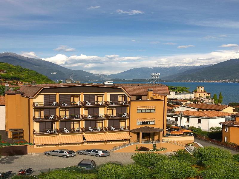 Hotel 2000 image
