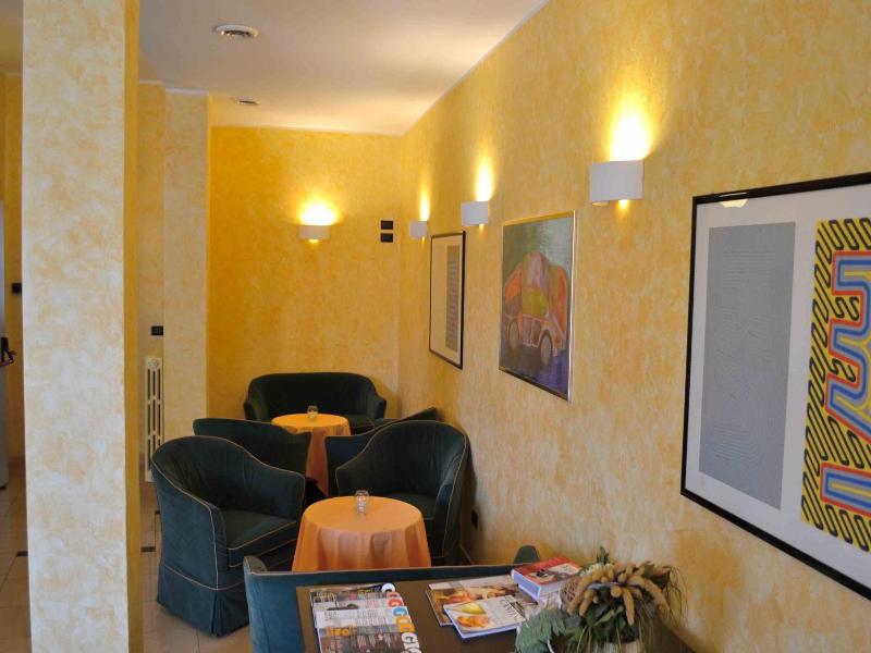 Hotel 2000 image