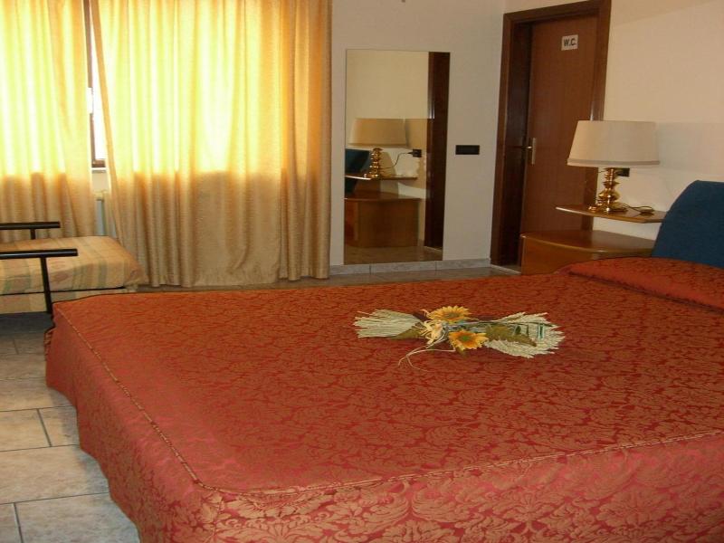 Hotel 2000 image