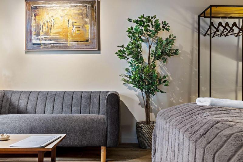Grettisborg Apartments image