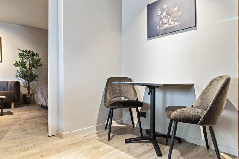 Grettisborg Apartments image