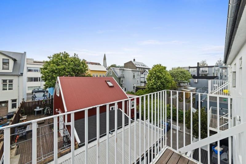 Grettisborg Apartments image