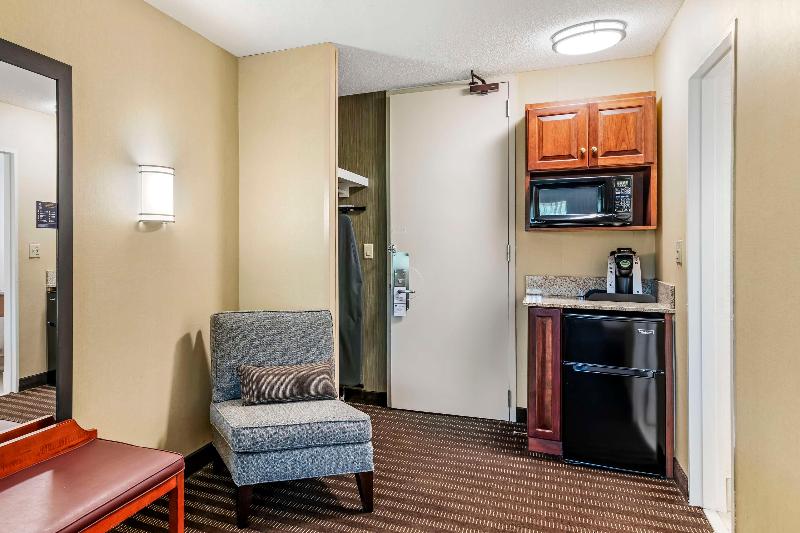 Best Western Springfield Hotel image