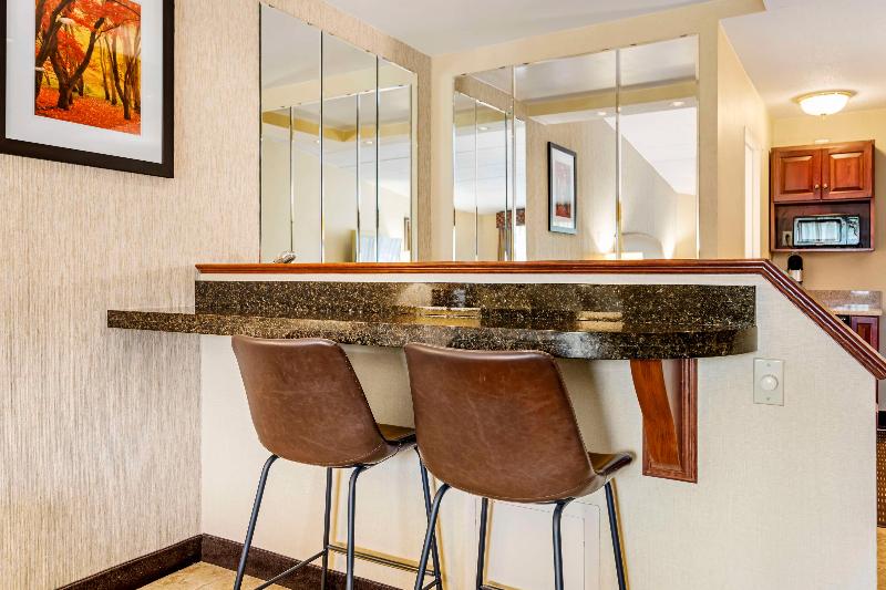 Best Western Springfield Hotel image