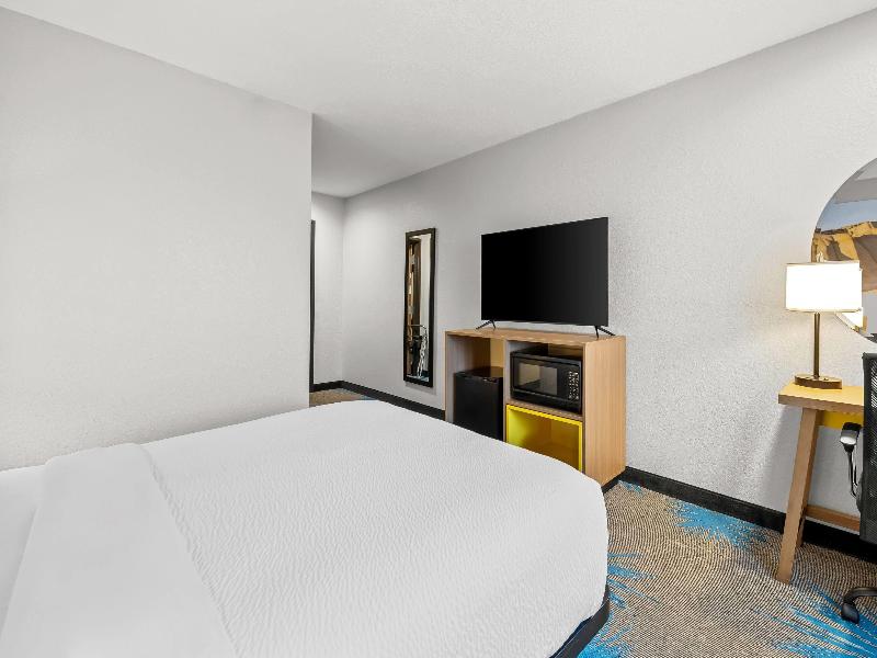Days Inn by Wyndham Wall image