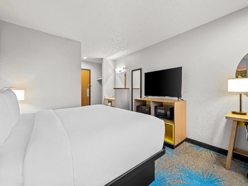 Days Inn by Wyndham Wall image