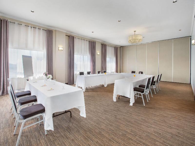 Days Inn by Wyndham Montreal Airport Conf Ctr