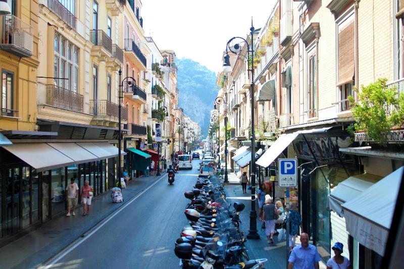Corso Italia Suites image