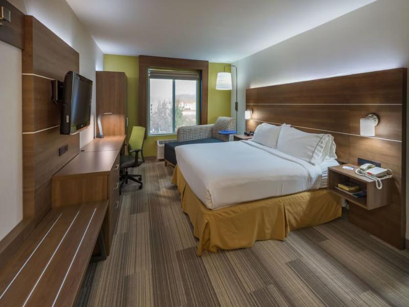Holiday Inn Express & Suites Carson City image