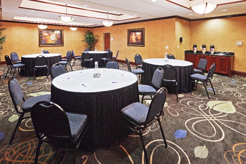 Holiday Inn Express & Suites Poteau image