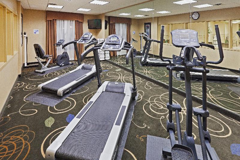 Holiday Inn Express & Suites Poteau image 10