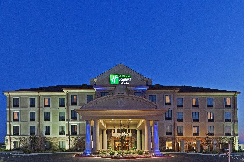 Holiday Inn Express & Suites Poteau image